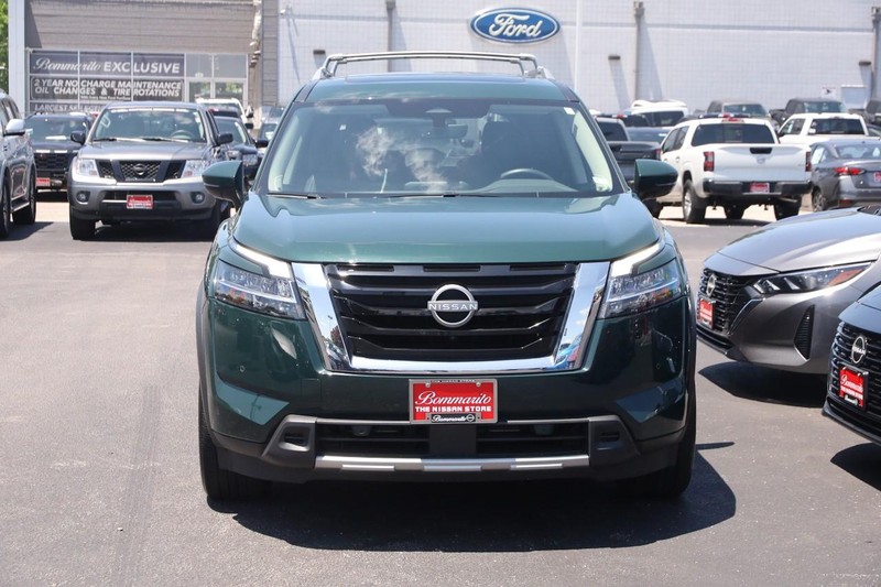 Nissan Pathfinder Vehicle Image 04