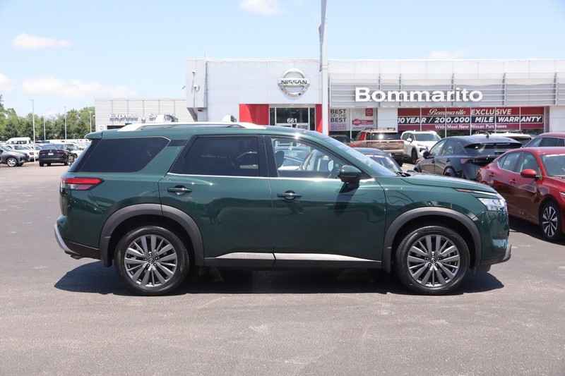 Nissan Pathfinder Vehicle Image 05