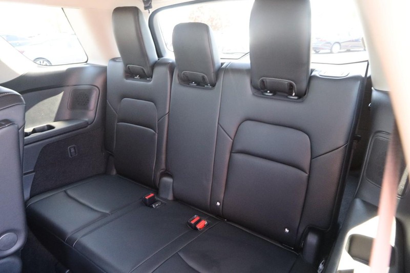 Nissan Pathfinder Vehicle Image 13