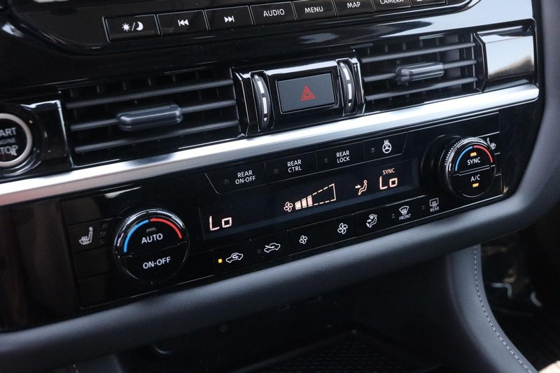Nissan Pathfinder Vehicle Image 20