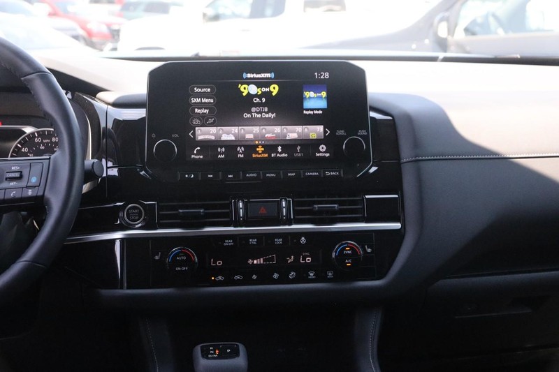 Nissan Pathfinder Vehicle Image 25