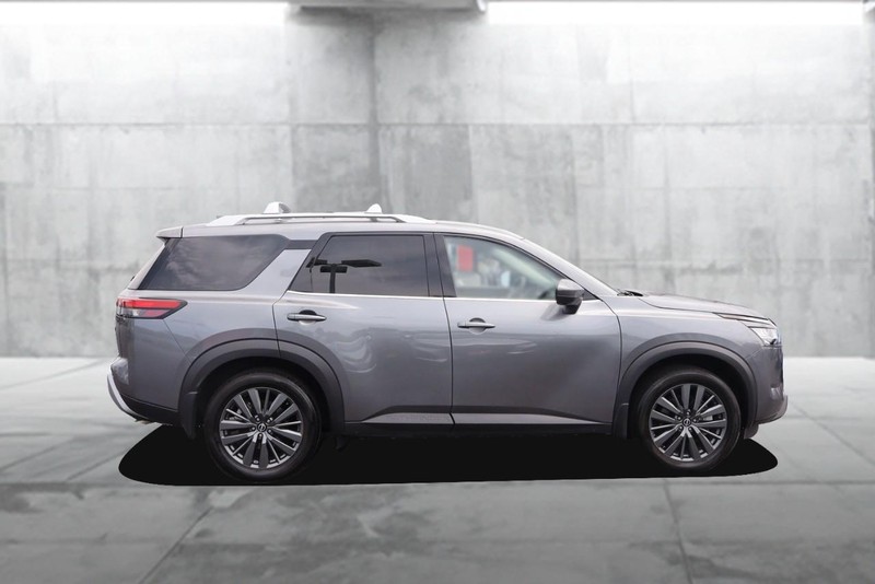 Nissan Pathfinder Vehicle Image 05