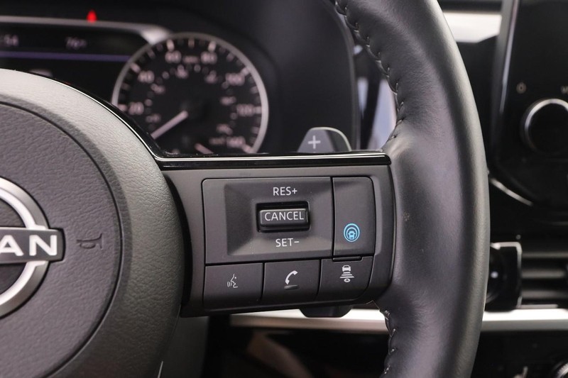 Nissan Pathfinder Vehicle Image 15