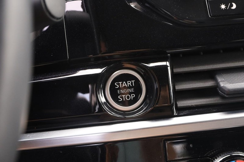Nissan Pathfinder Vehicle Image 17