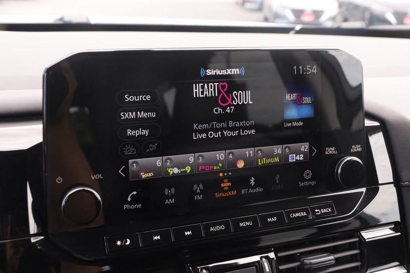Nissan Pathfinder Vehicle Image 18