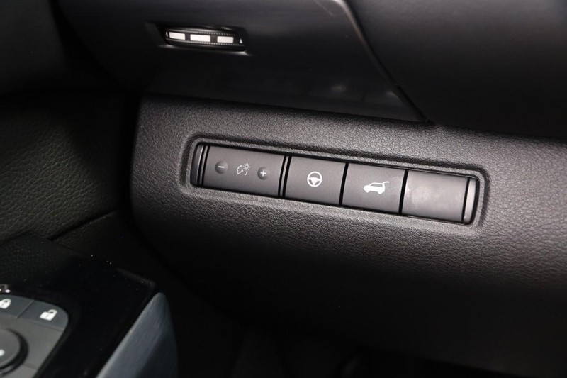 Nissan Pathfinder Vehicle Image 23