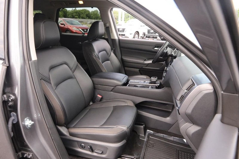Nissan Pathfinder Vehicle Image 29