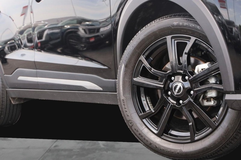 Nissan Kicks Vehicle Image 03