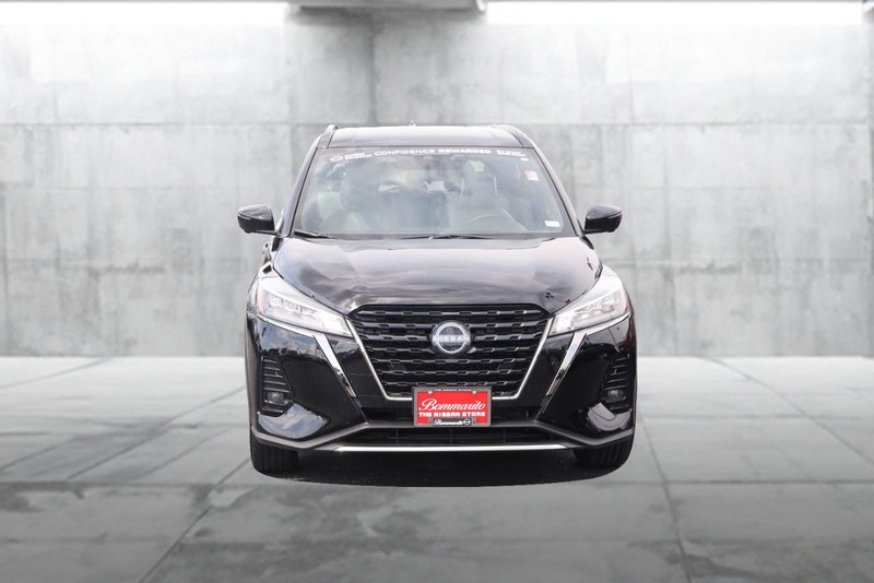 Nissan Kicks Vehicle Image 04