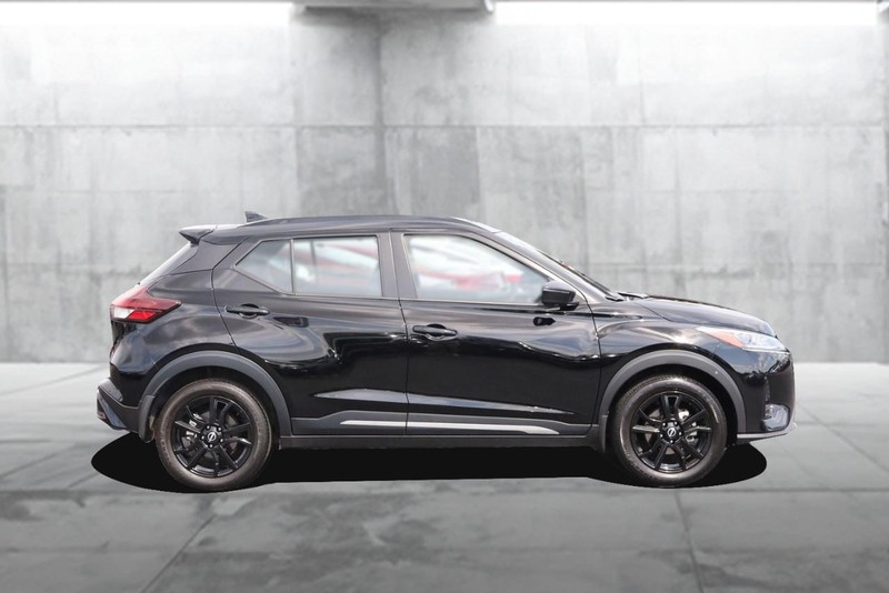 Nissan Kicks Vehicle Image 05