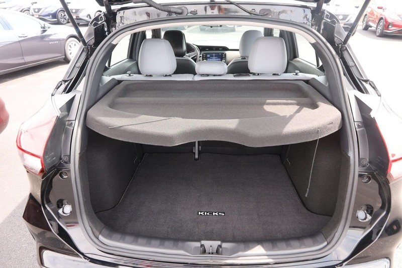 Nissan Kicks Vehicle Image 07