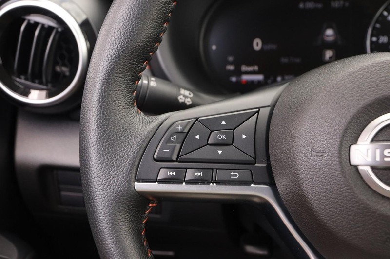 Nissan Kicks Vehicle Image 11
