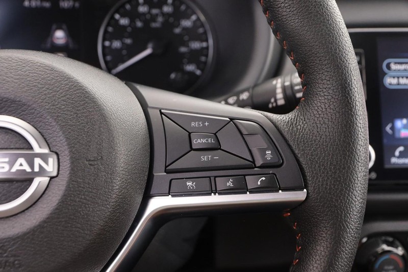 Nissan Kicks Vehicle Image 12