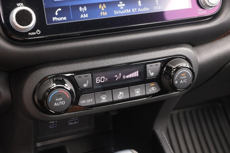 Nissan Kicks Vehicle Image 16