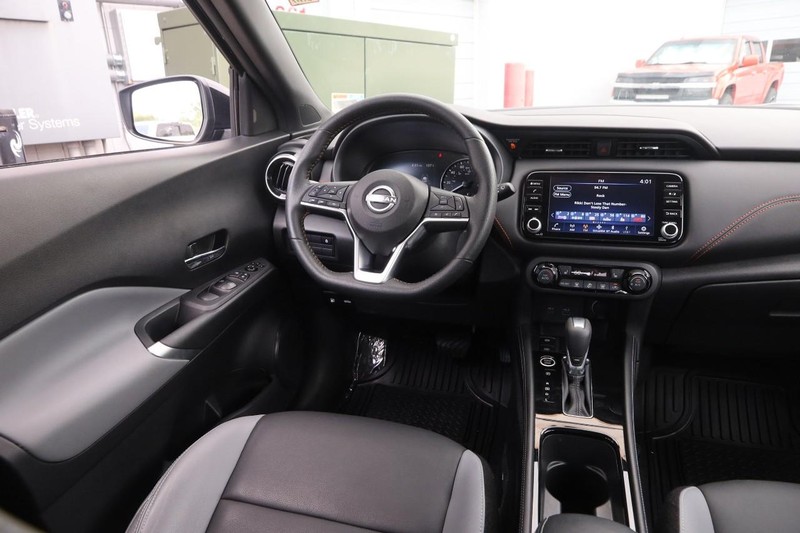 Nissan Kicks Vehicle Image 19