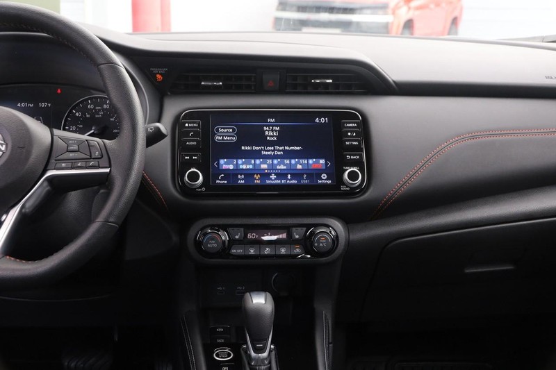 Nissan Kicks Vehicle Image 21