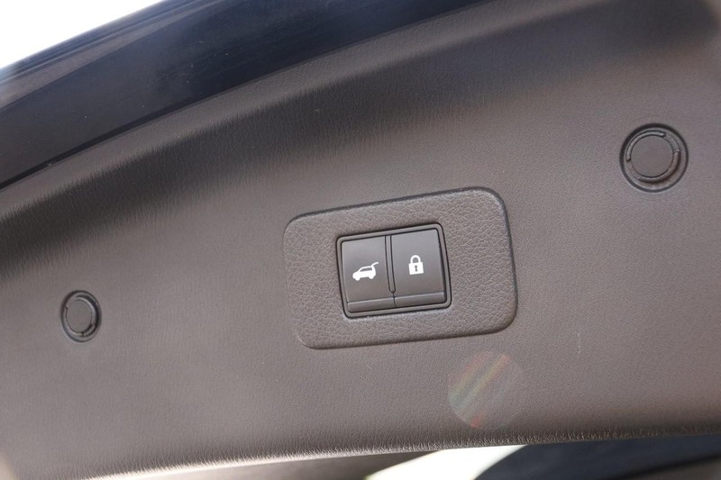 Nissan Armada Vehicle Image 08
