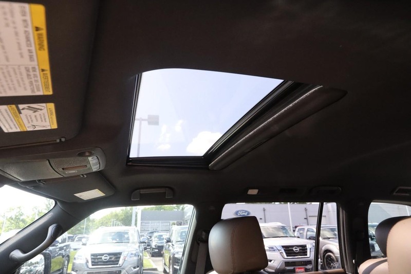 Nissan Armada Vehicle Image 09