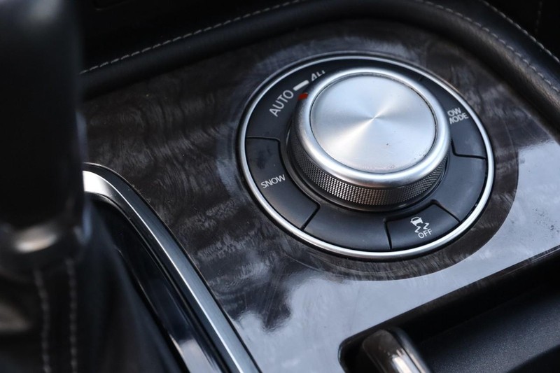 Nissan Armada Vehicle Image 20