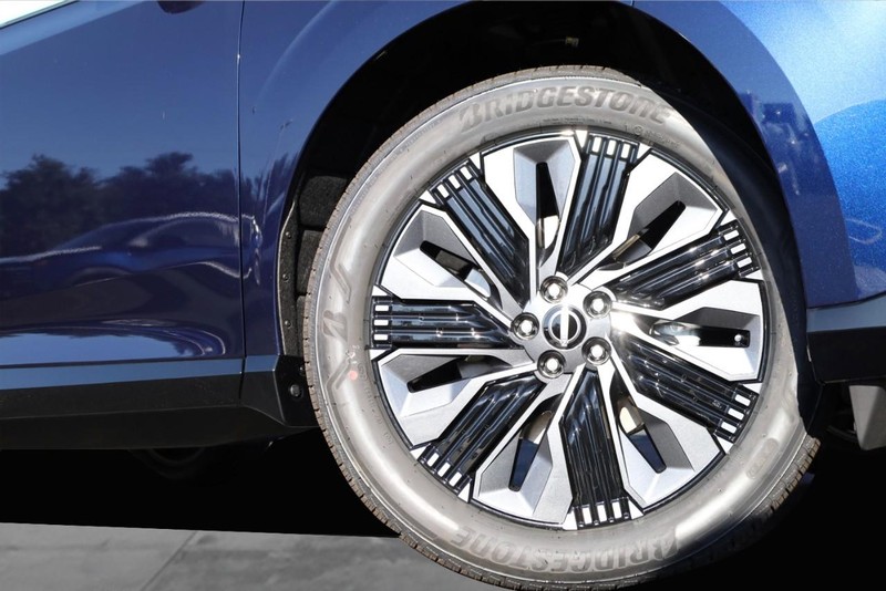 Nissan Murano Vehicle Image 03