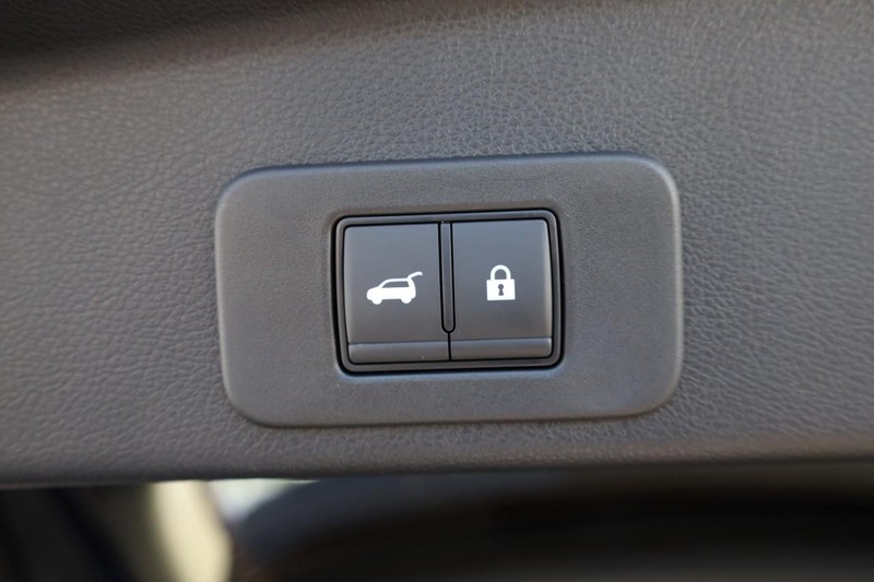 Nissan Murano Vehicle Image 09