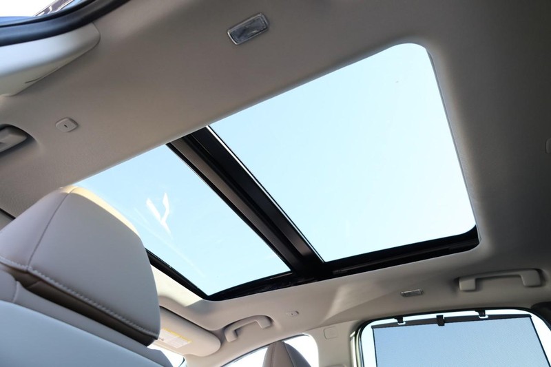 Nissan Murano Vehicle Image 11