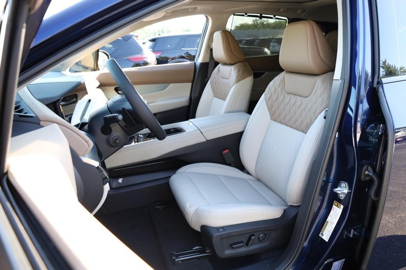 Nissan Murano Vehicle Image 12