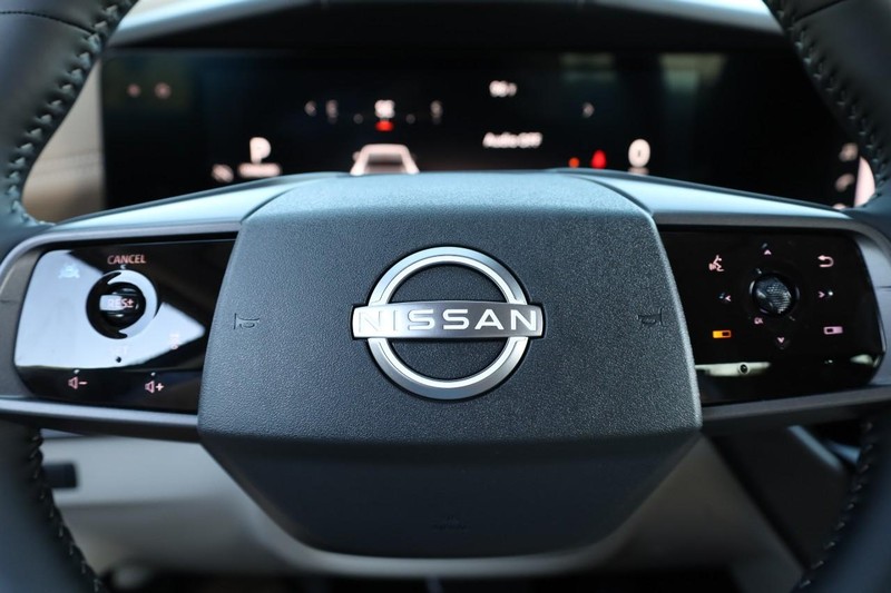 Nissan Murano Vehicle Image 13