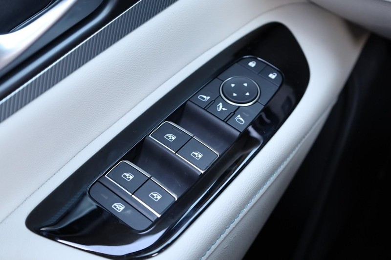 Nissan Murano Vehicle Image 22