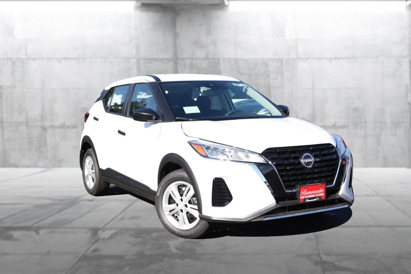 Nissan Kicks Play Vehicle Image 02