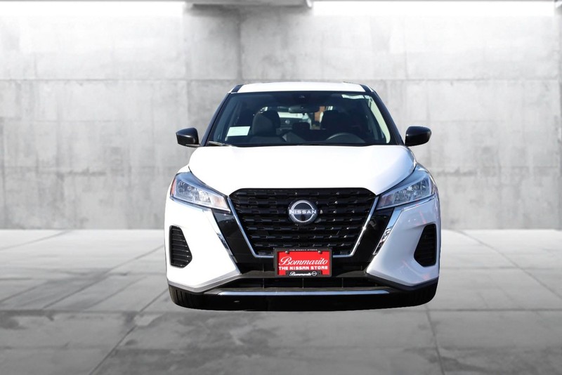 Nissan Kicks Play Vehicle Image 04