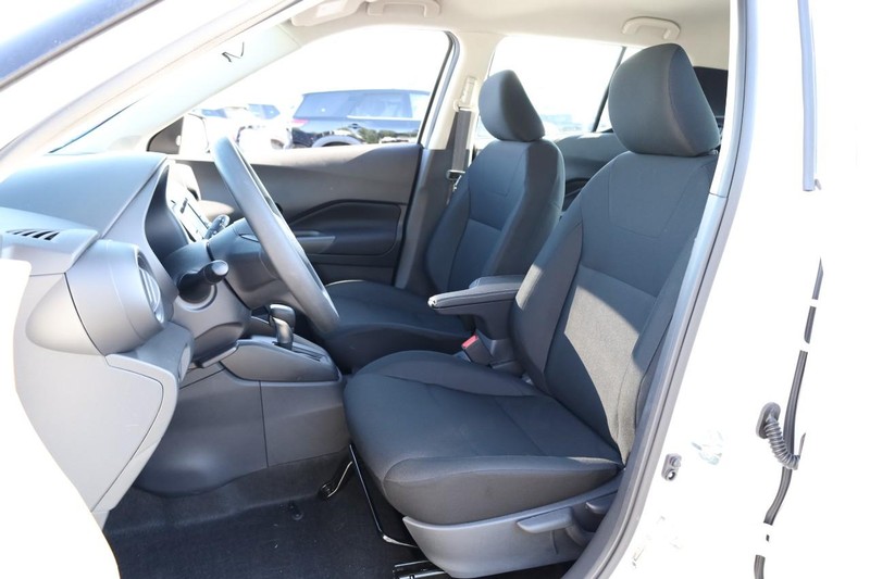 Nissan Kicks Play Vehicle Image 10