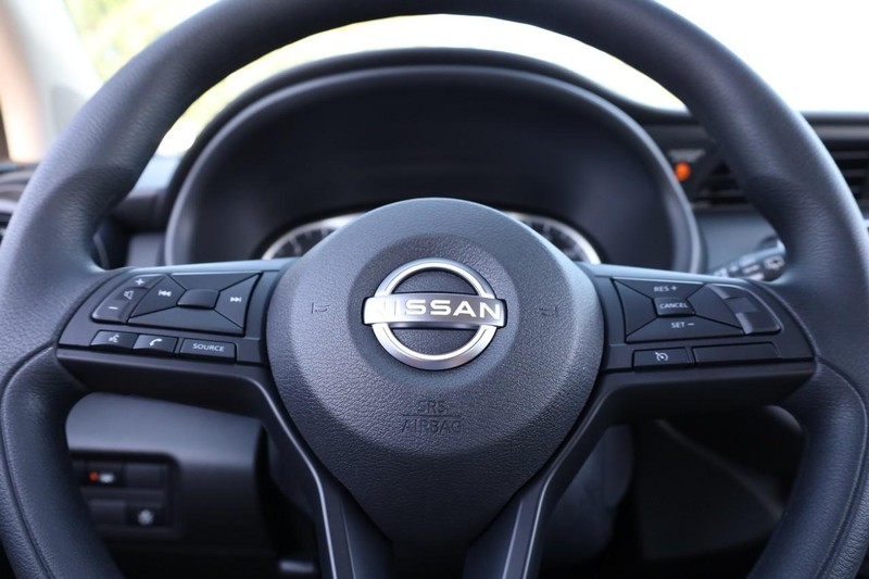 Nissan Kicks Play Vehicle Image 11