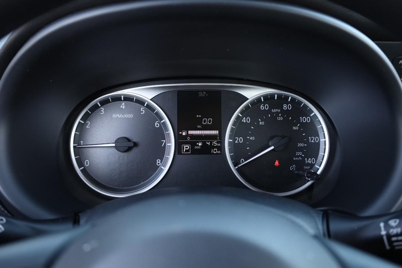 Nissan Kicks Play Vehicle Image 12