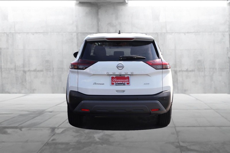 Nissan Rogue Vehicle Image 06