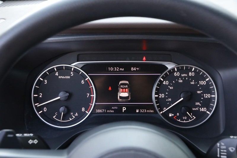 Nissan Rogue Vehicle Image 13