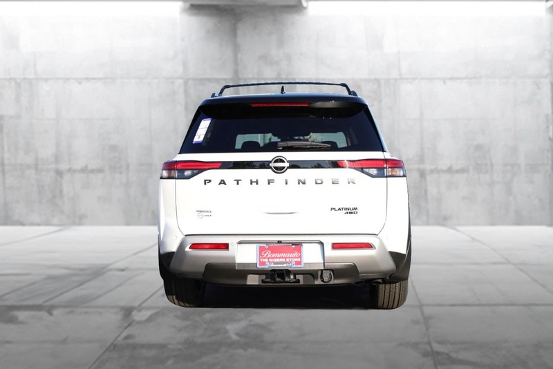 Nissan Pathfinder Vehicle Image 06