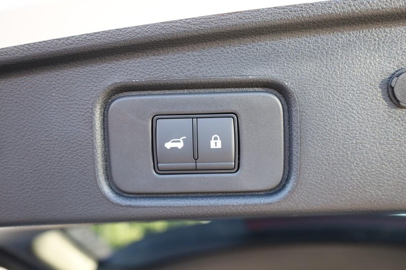 Nissan Pathfinder Vehicle Image 10