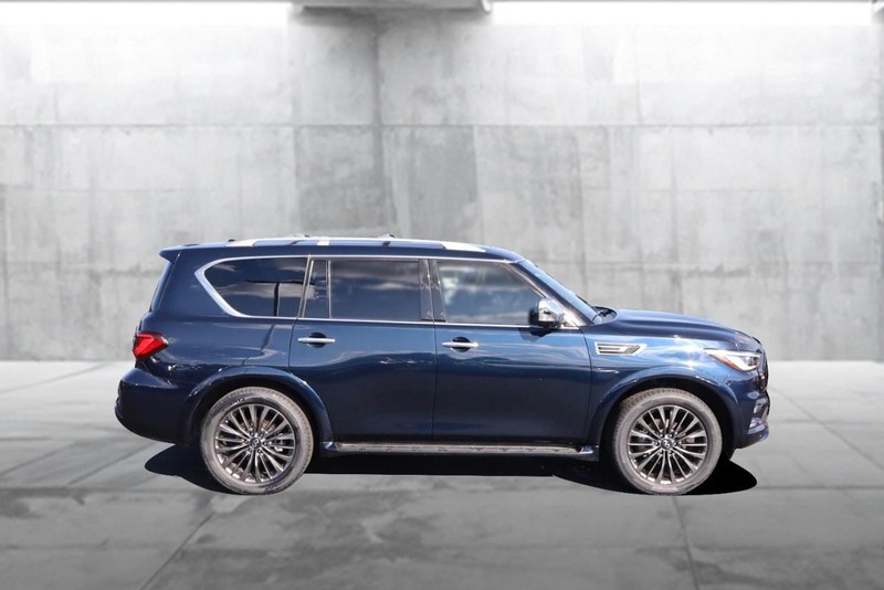 INFINITI QX80 Vehicle Image 05