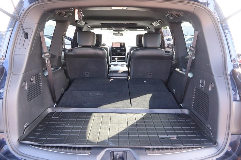 INFINITI QX80 Vehicle Image 07