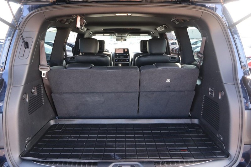 INFINITI QX80 Vehicle Image 09