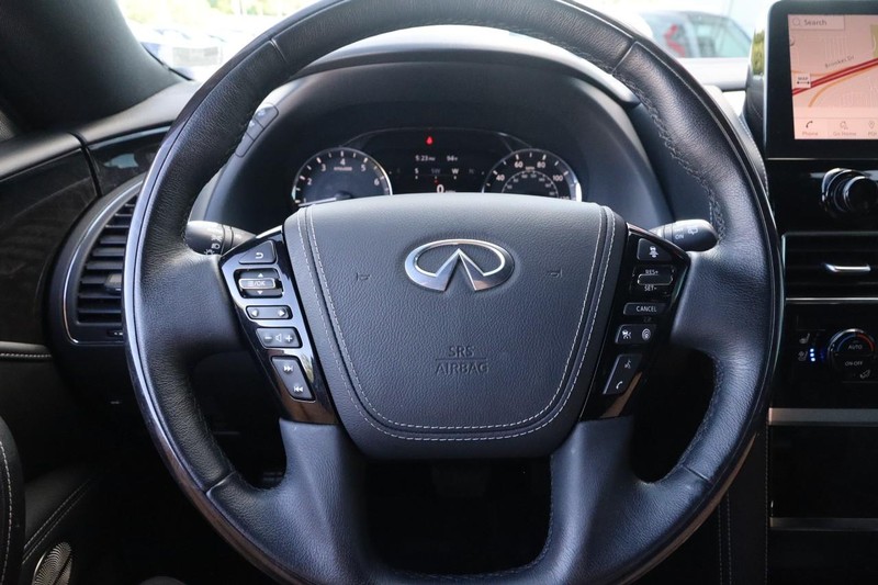 INFINITI QX80 Vehicle Image 16