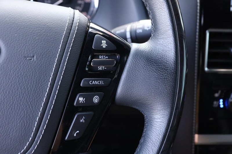 INFINITI QX80 Vehicle Image 18