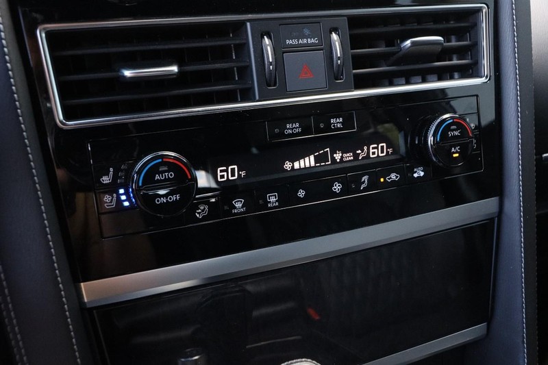 INFINITI QX80 Vehicle Image 23