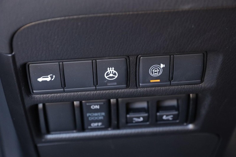 INFINITI QX80 Vehicle Image 25