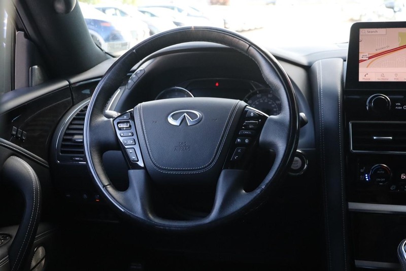 INFINITI QX80 Vehicle Image 28
