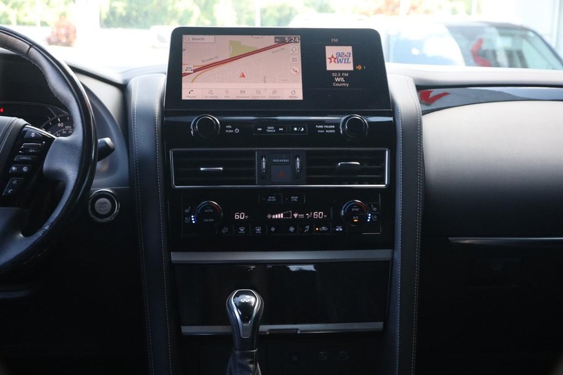 INFINITI QX80 Vehicle Image 29
