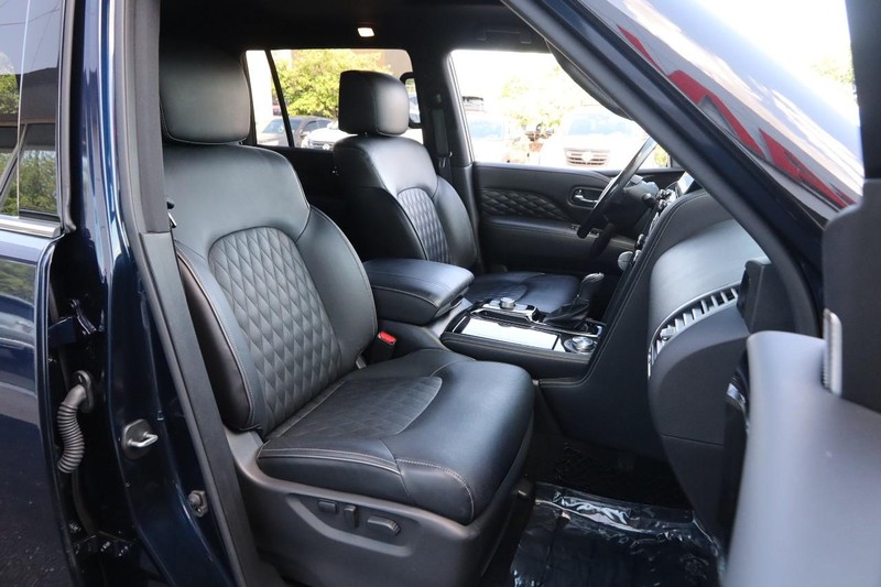 INFINITI QX80 Vehicle Image 31