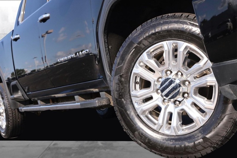 GMC Sierra 2500HD Vehicle Image 03