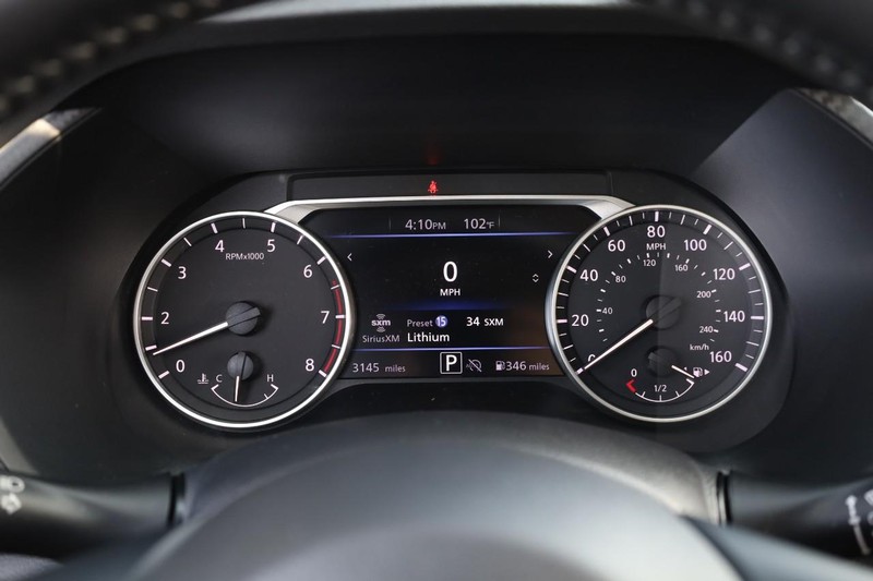 Nissan Sentra Vehicle Image 11